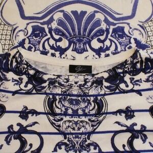 Cyrus $90 Medium White Cobalt Blue Floral Baroque‎ Print Crewneck Knit Sweater